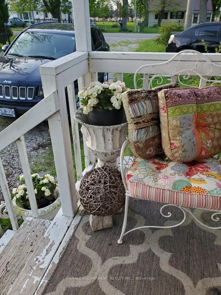 Photo 9 of 976 Lakeshore Road, Haldimand — HOMEH
