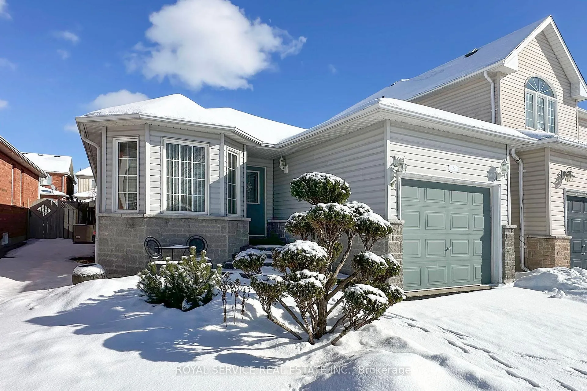 Photo 2 of 5 Rafton Street, Clarington, Newcastle — HOMEH