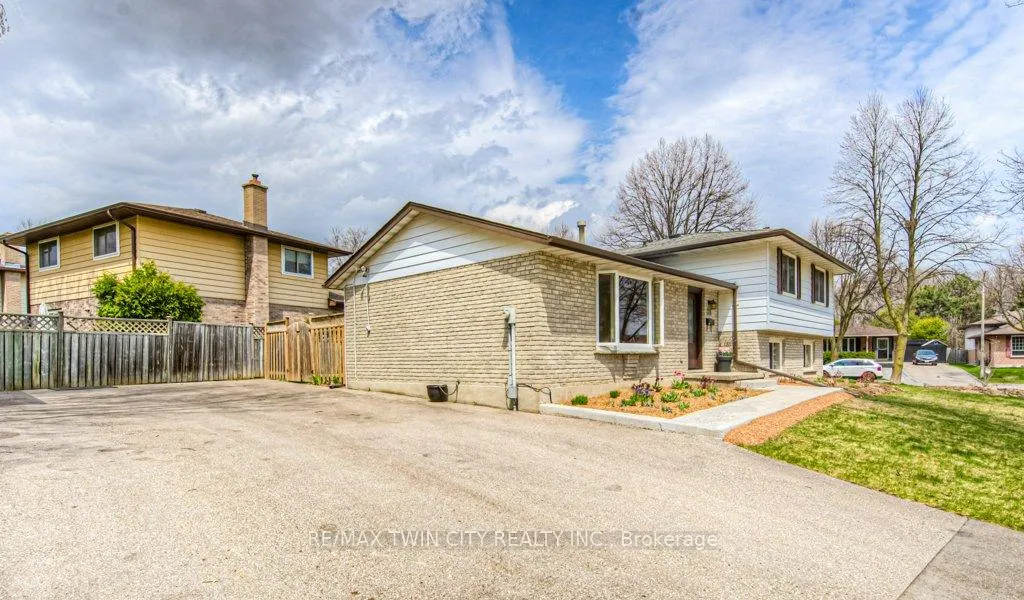 Photo 2 of 111 Martinglen Crescent, Kitchener — HOMEH