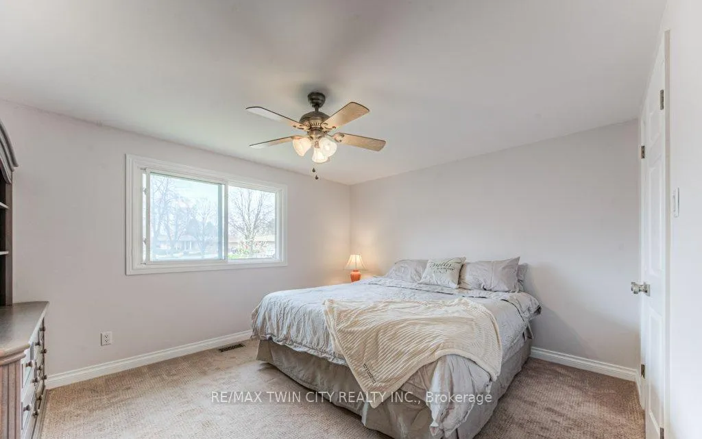 Photo 17 of 111 Martinglen Crescent, Kitchener — HOMEH