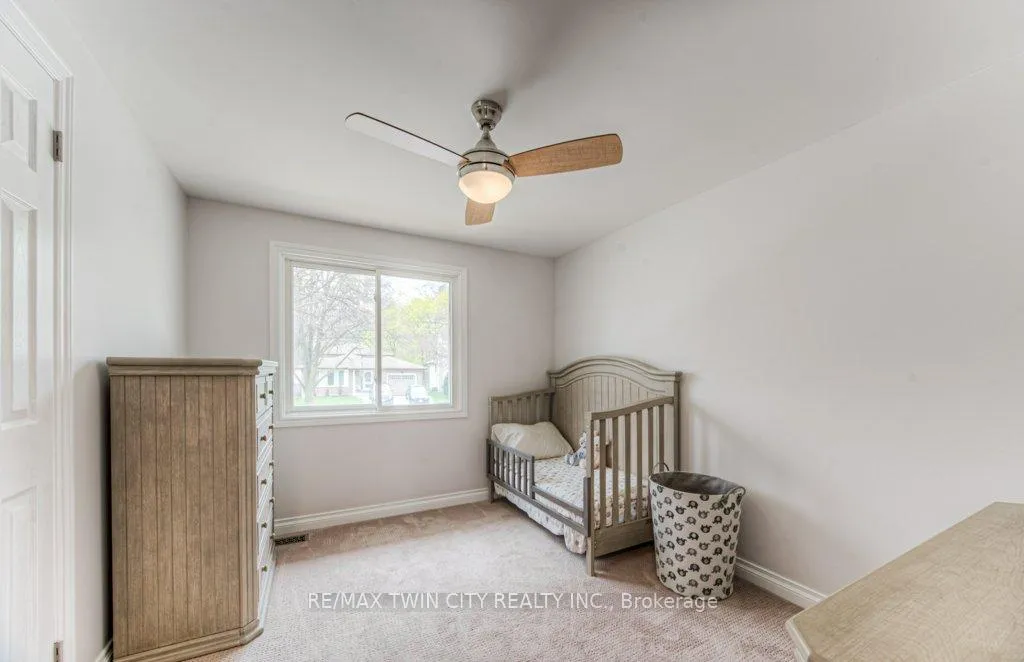 Photo 20 of 111 Martinglen Crescent, Kitchener — HOMEH