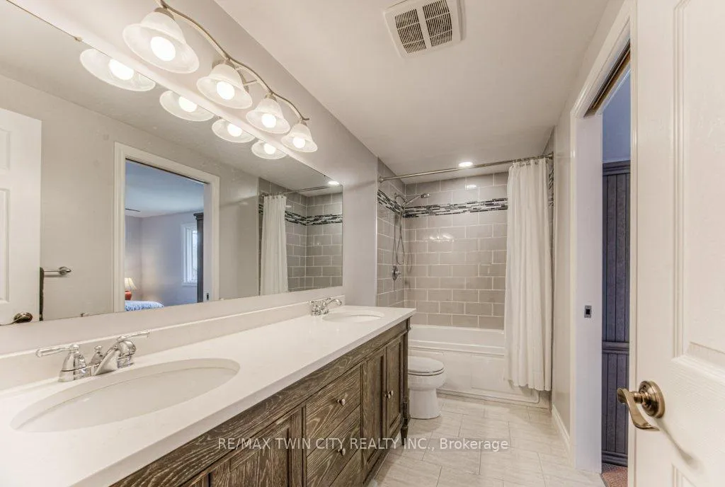 Photo 22 of 111 Martinglen Crescent, Kitchener — HOMEH