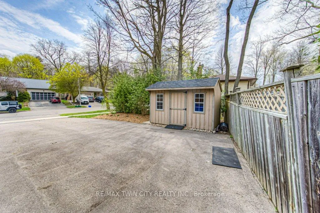 Photo 34 of 111 Martinglen Crescent, Kitchener — HOMEH