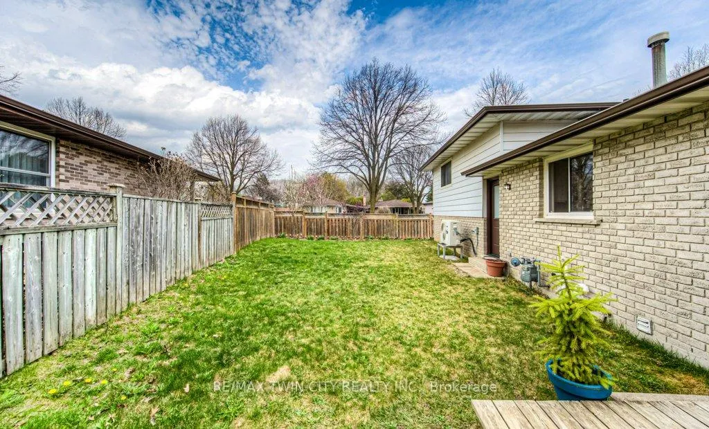 Photo 36 of 111 Martinglen Crescent, Kitchener — HOMEH