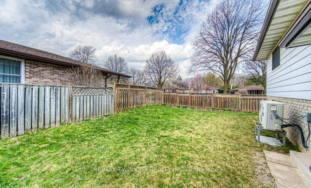 Photo 37 of 111 Martinglen Crescent, Kitchener — HOMEH