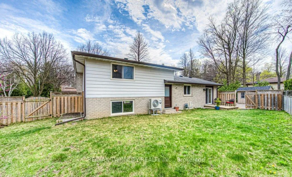 Photo 38 of 111 Martinglen Crescent, Kitchener — HOMEH