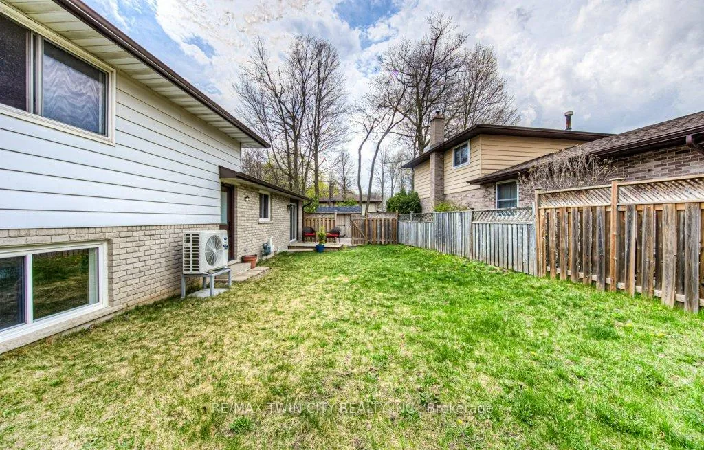 Photo 39 of 111 Martinglen Crescent, Kitchener — HOMEH