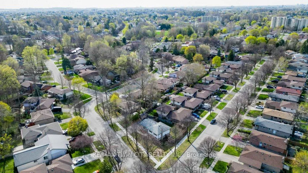 Photo 44 of 111 Martinglen Crescent, Kitchener — HOMEH