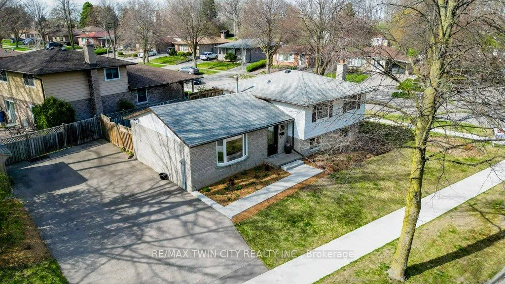 Photo 47 of 111 Martinglen Crescent, Kitchener — HOMEH