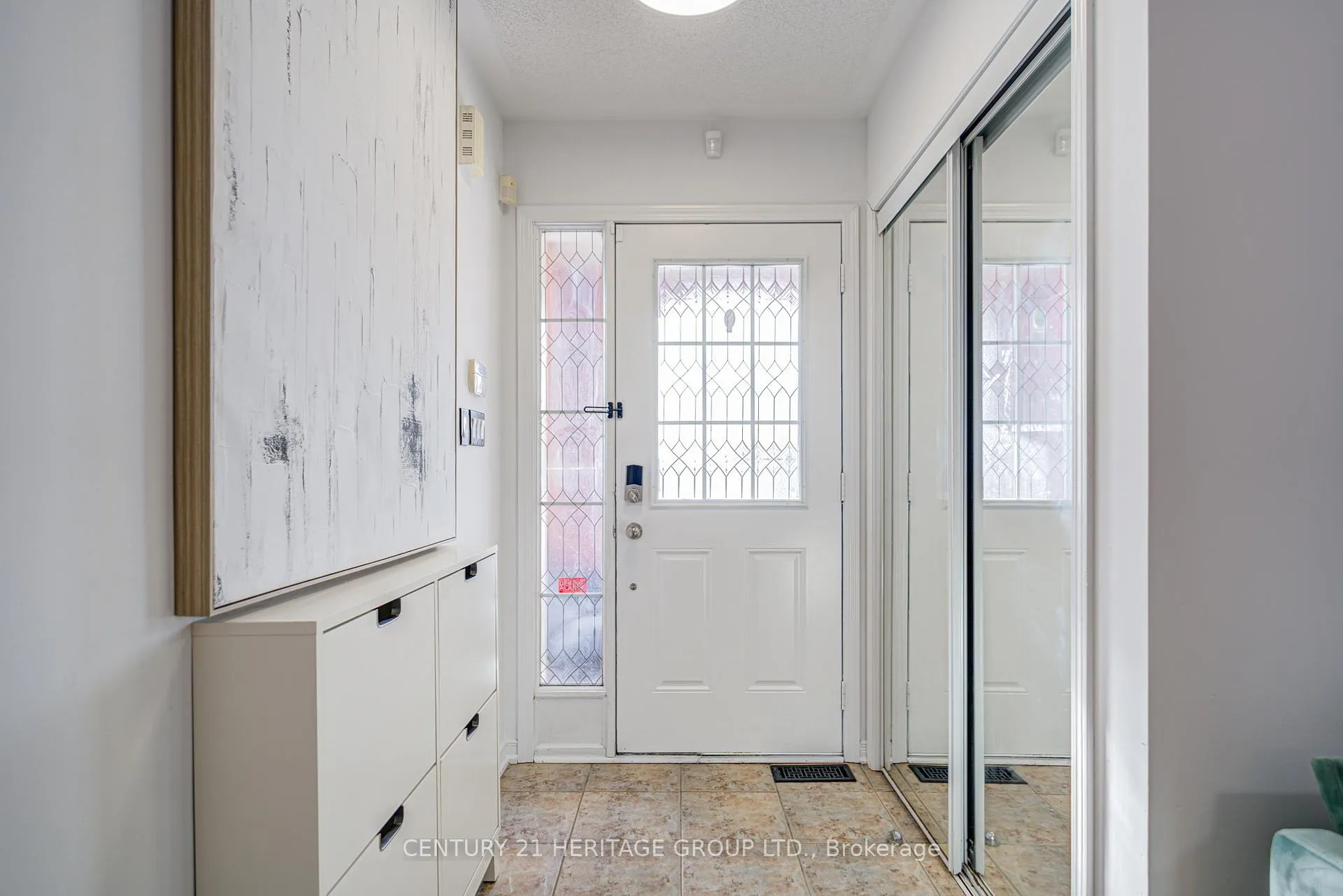 Photo 3 of 22 Elliottglen Drive, Ajax, Northeast Ajax — HOMEH