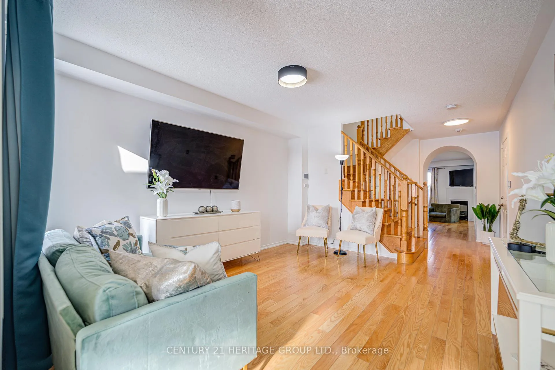 Photo 5 of 22 Elliottglen Drive, Ajax, Northeast Ajax — HOMEH