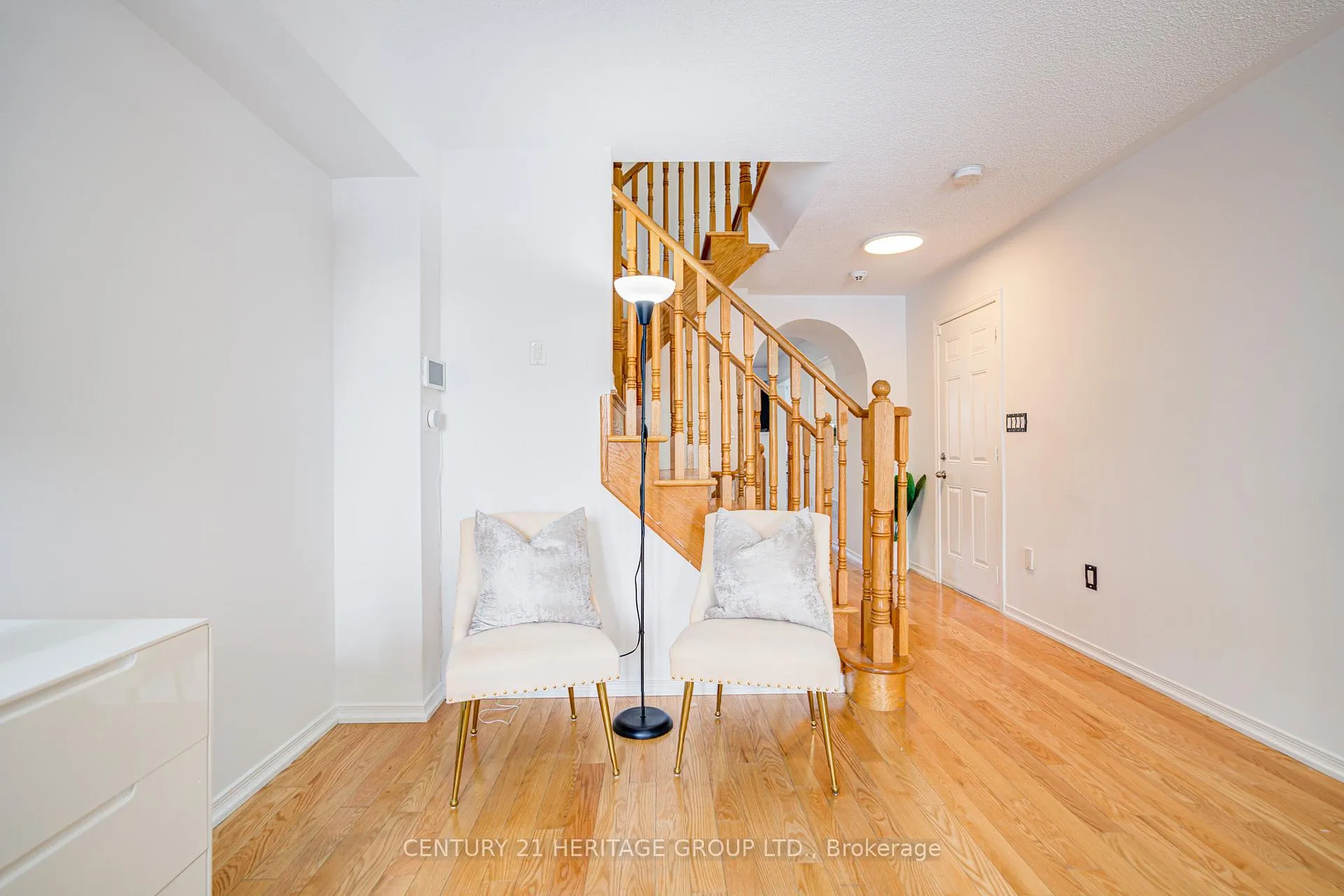 Photo 6 of 22 Elliottglen Drive, Ajax, Northeast Ajax — HOMEH