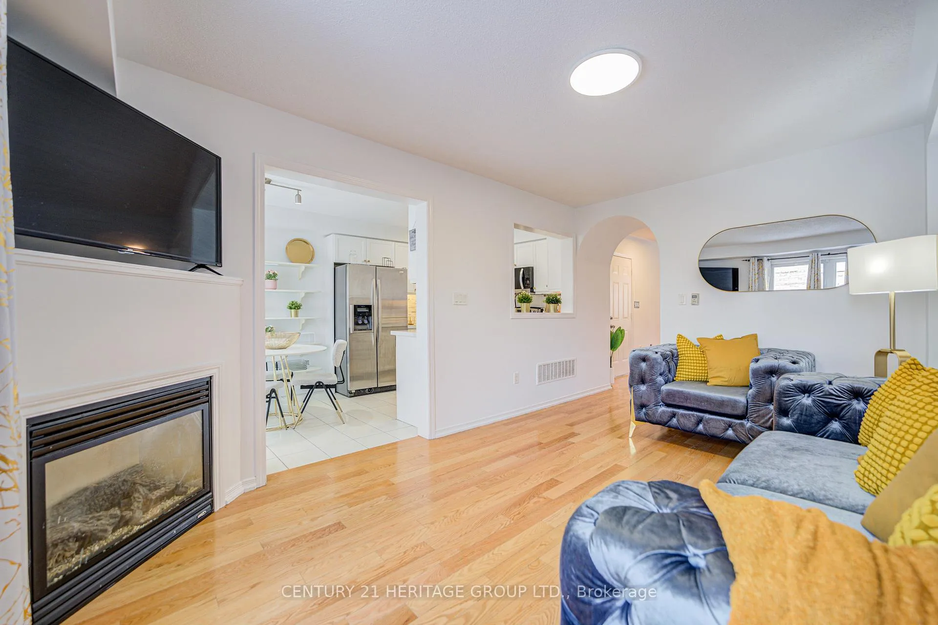 Photo 12 of 22 Elliottglen Drive, Ajax, Northeast Ajax — HOMEH