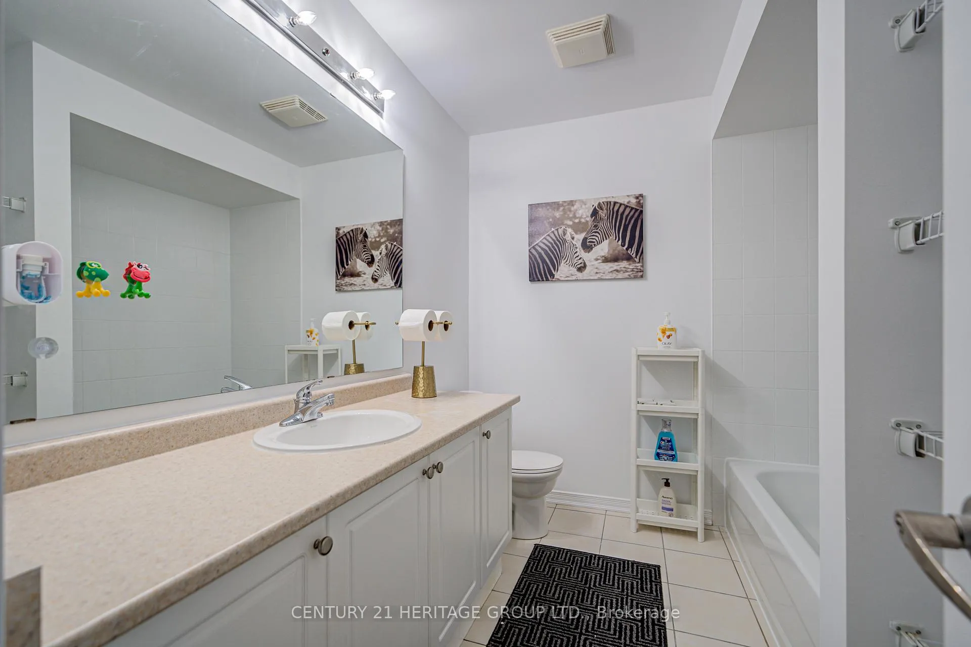 Photo 24 of 22 Elliottglen Drive, Ajax, Northeast Ajax — HOMEH