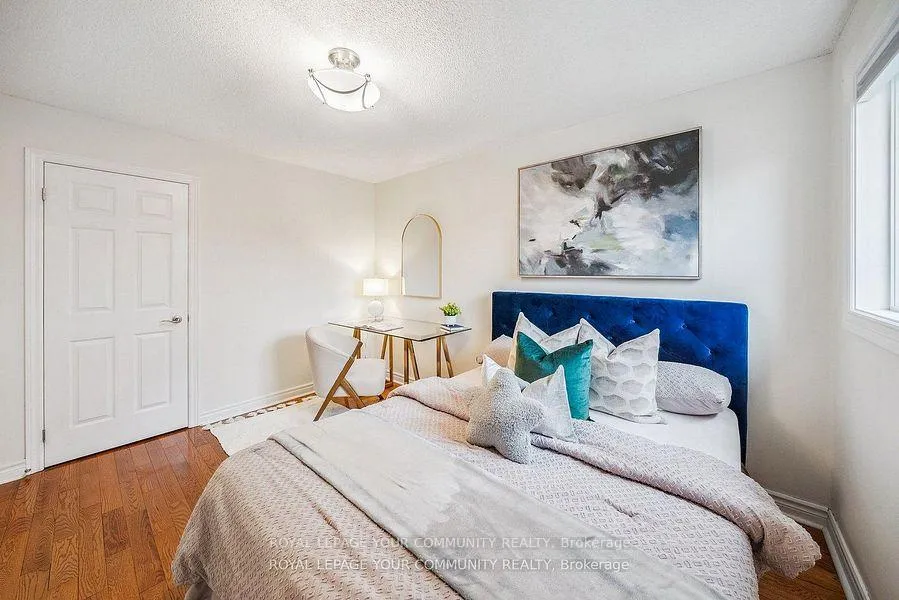 Photo 8 of 16 Grasett Crescent, Barrie, West Bayfield — HOMEH