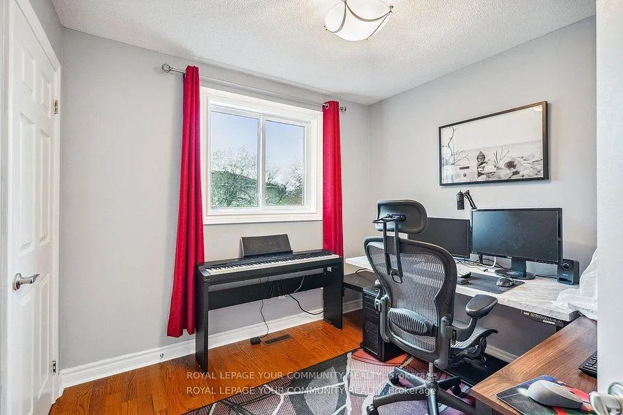 Photo 10 of 16 Grasett Crescent, Barrie, West Bayfield — HOMEH