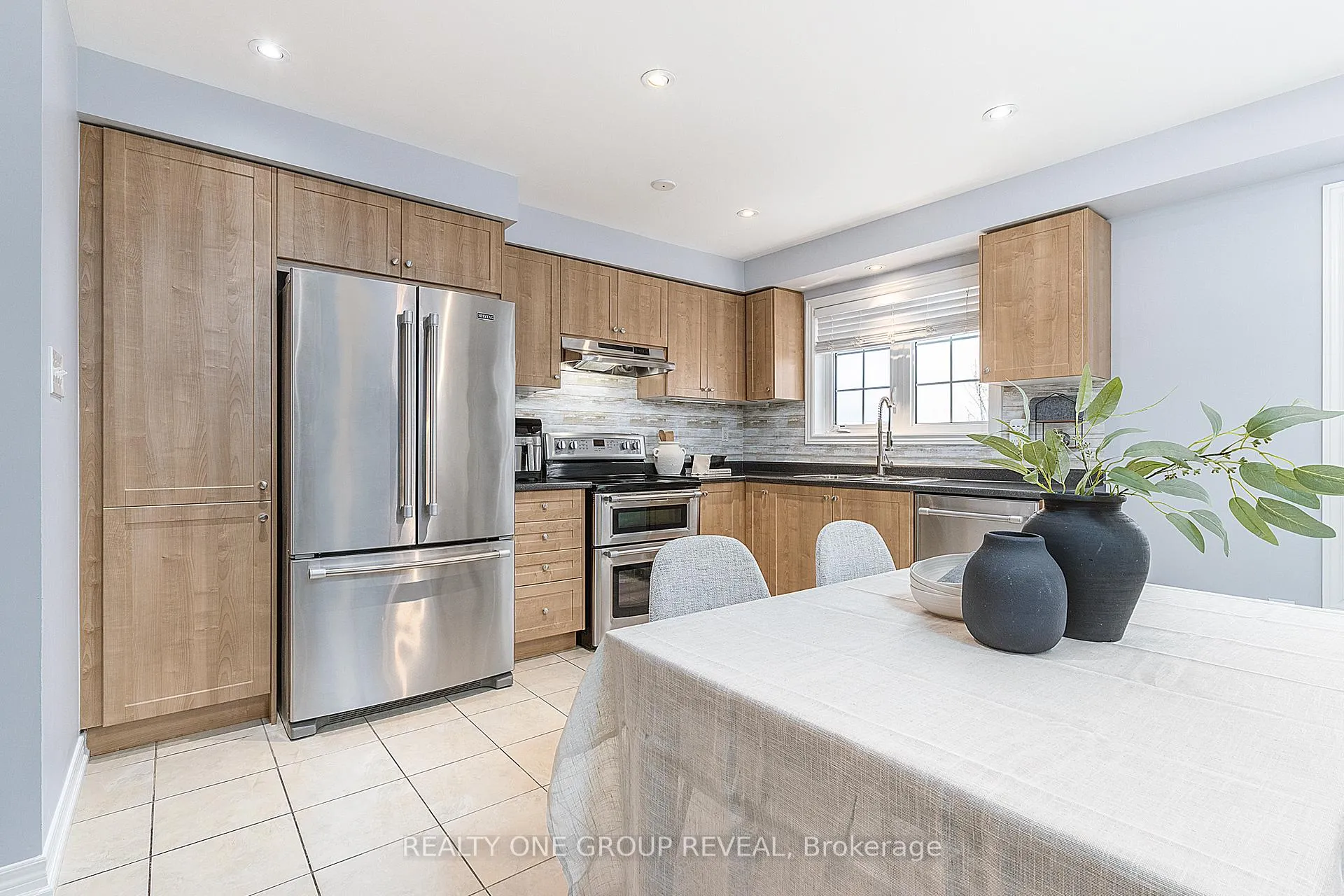 Photo 5 of 97 Devineridge Avenue, Ajax, Central East — HOMEH
