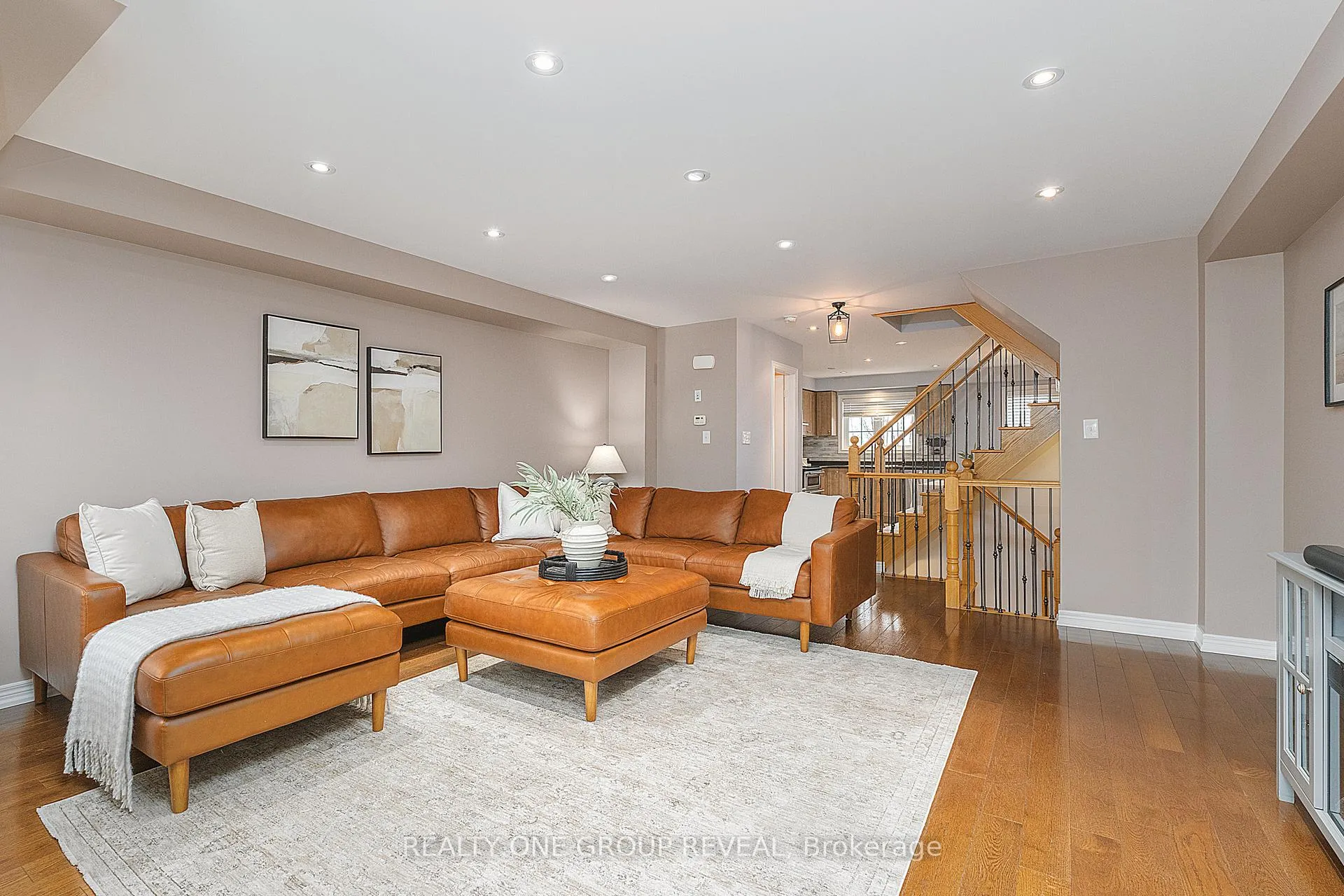 Photo 10 of 97 Devineridge Avenue, Ajax, Central East — HOMEH
