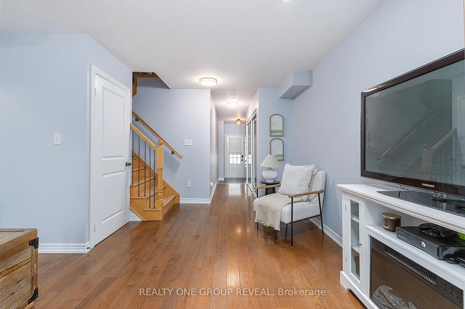 Photo 15 of 97 Devineridge Avenue, Ajax, Central East — HOMEH