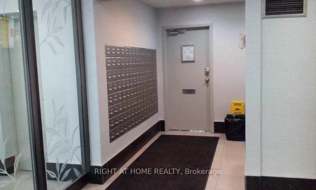 Photo 3 of Unit 200, 16 Elgin Street, Markham, Thornhill — HOMEH