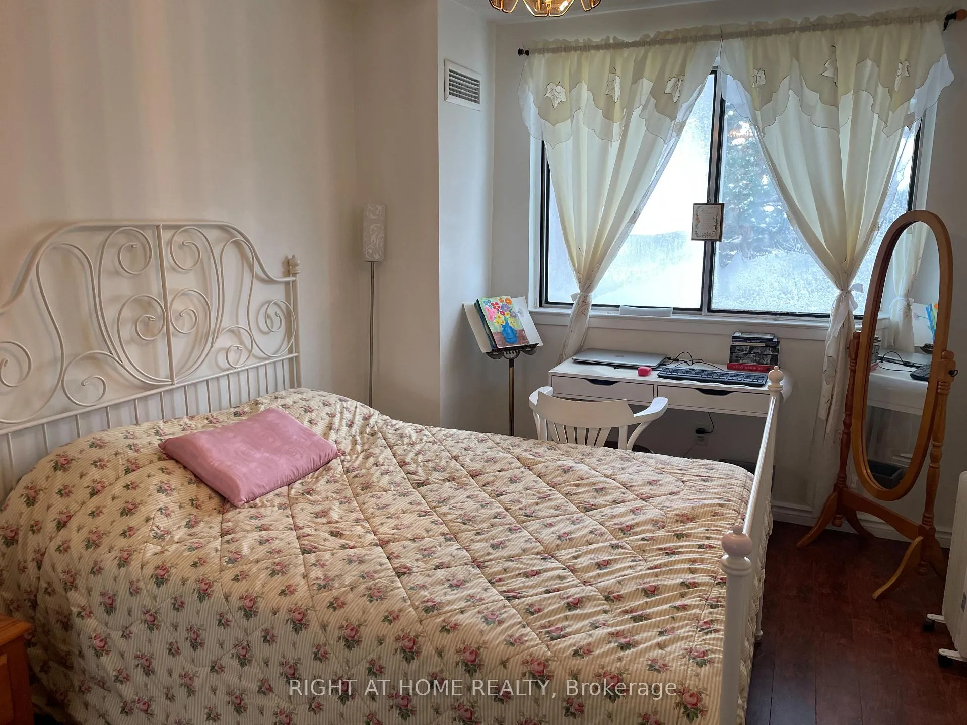 Photo 13 of Unit 200, 16 Elgin Street, Markham, Thornhill — HOMEH