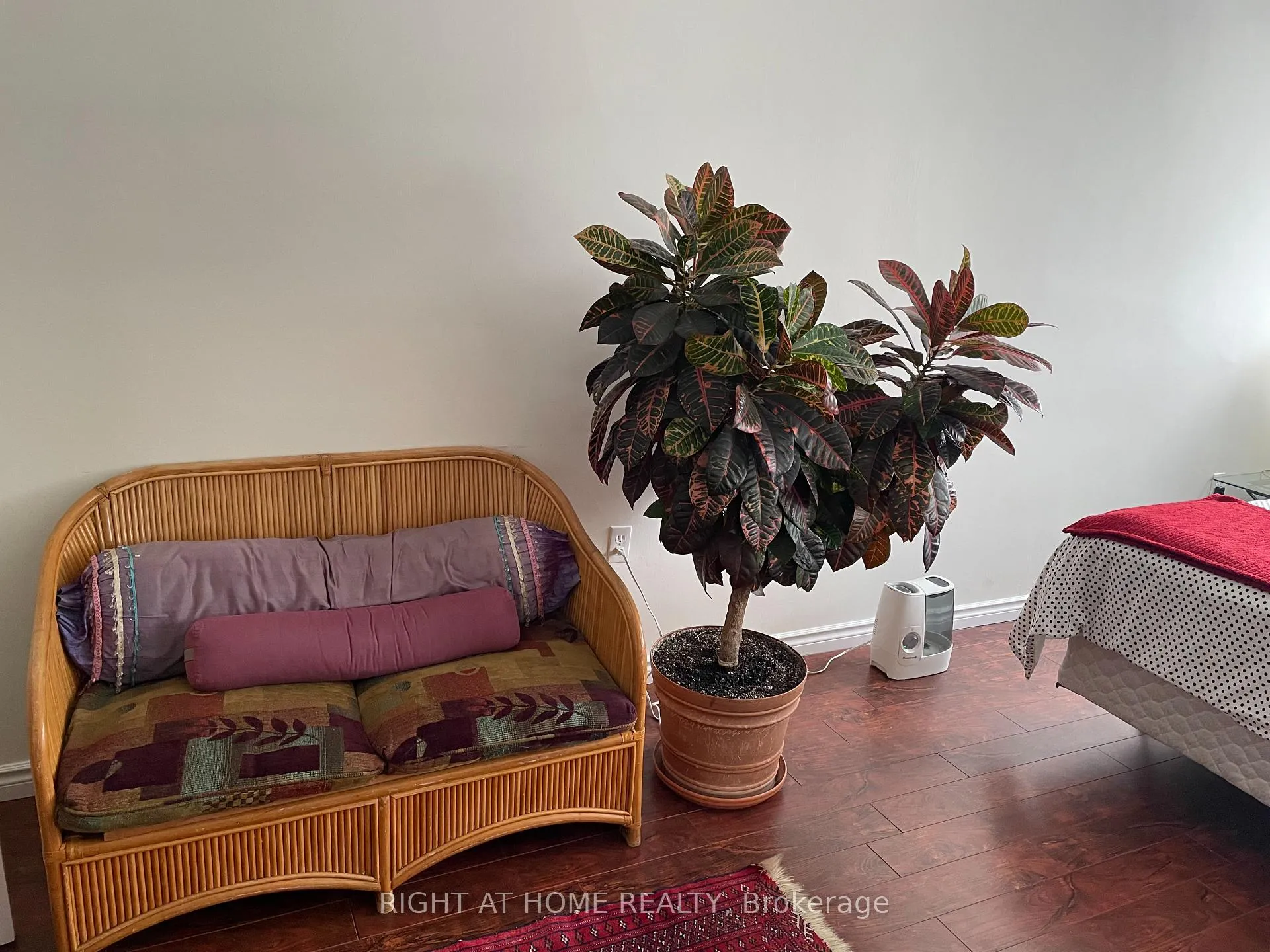 Photo 15 of Unit 200, 16 Elgin Street, Markham, Thornhill — HOMEH