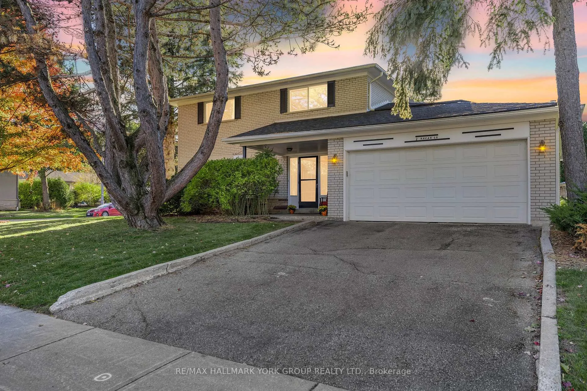Photo 1 of 2 Navan Crescent, Aurora, Aurora Heights — HOMEH