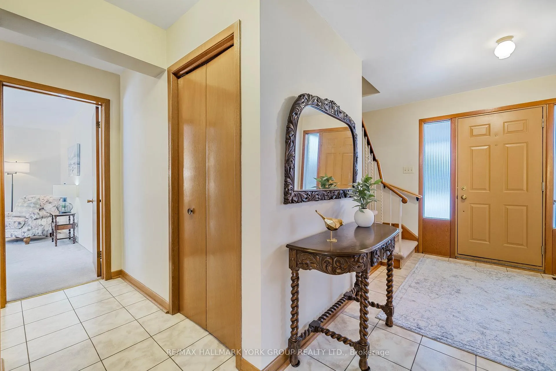 Photo 17 of 2 Navan Crescent, Aurora, Aurora Heights — HOMEH