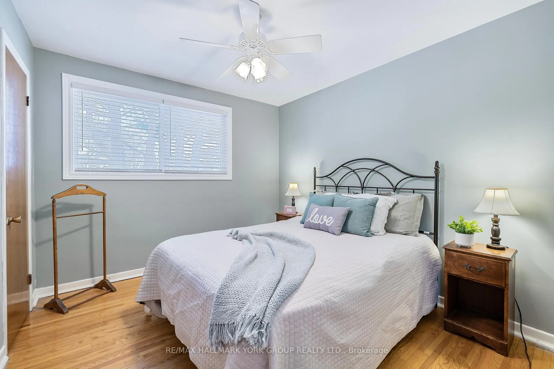 Photo 23 of 2 Navan Crescent, Aurora, Aurora Heights — HOMEH