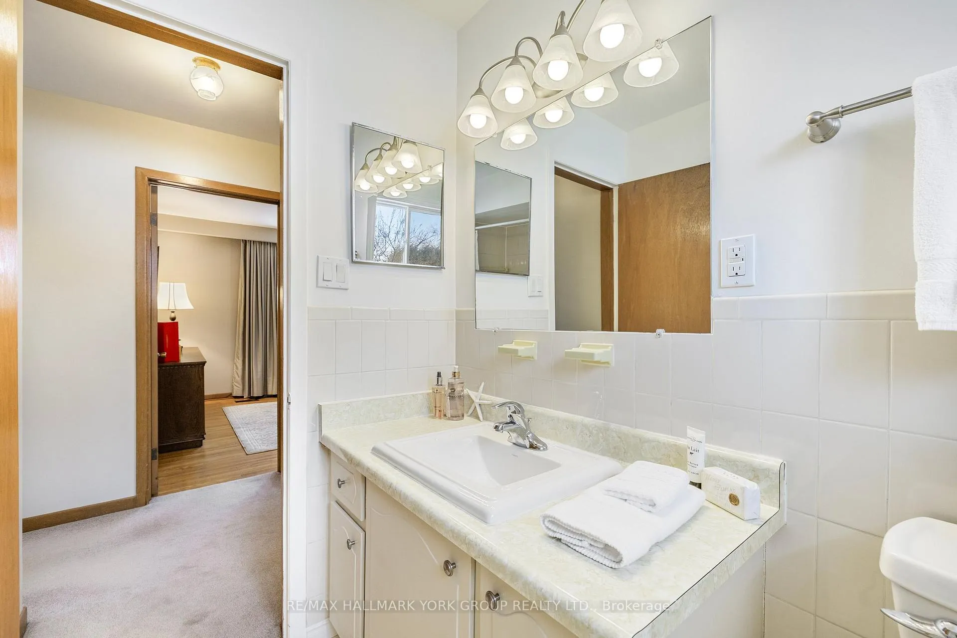 Photo 29 of 2 Navan Crescent, Aurora, Aurora Heights — HOMEH