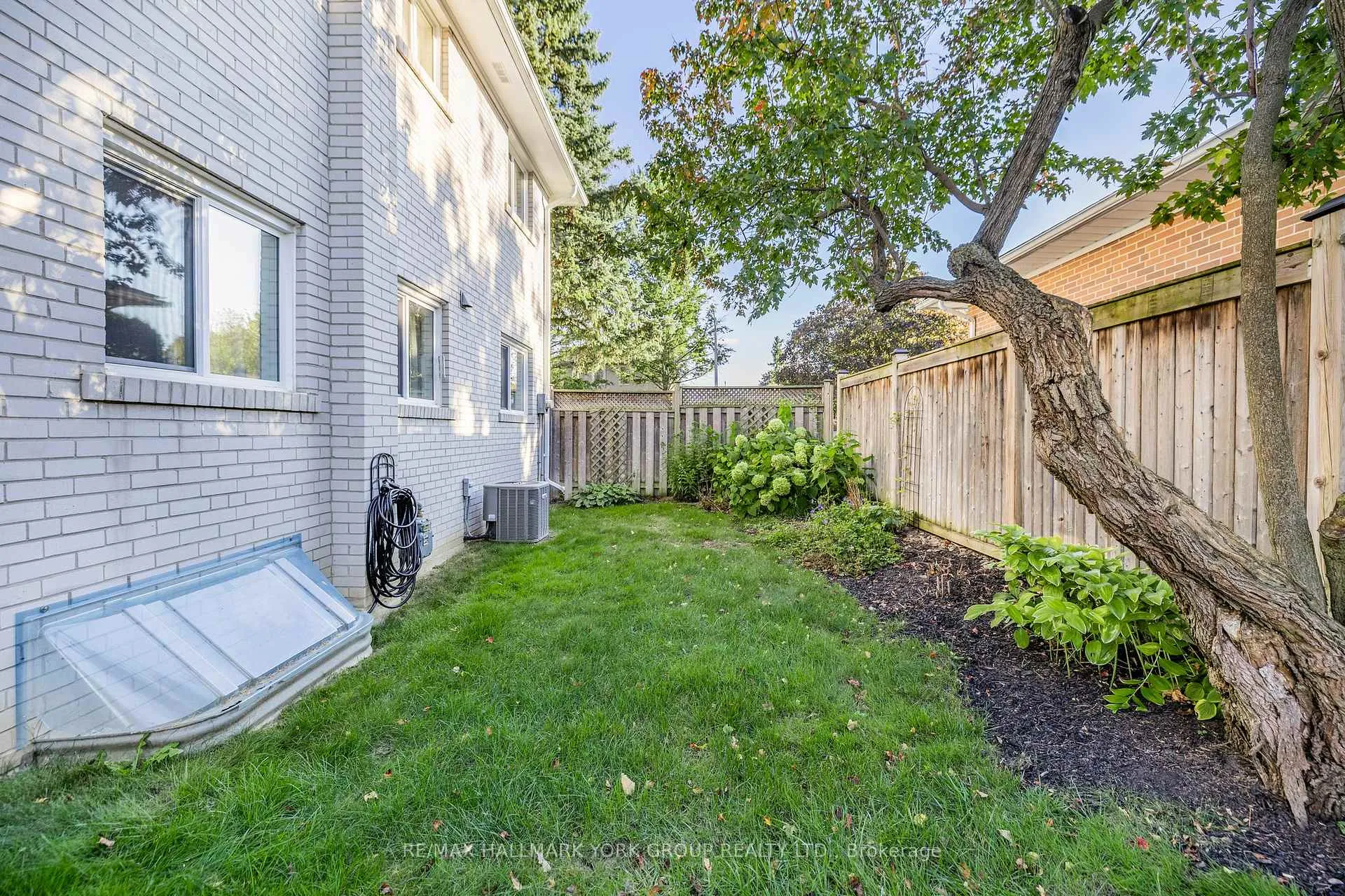 Photo 36 of 2 Navan Crescent, Aurora, Aurora Heights — HOMEH