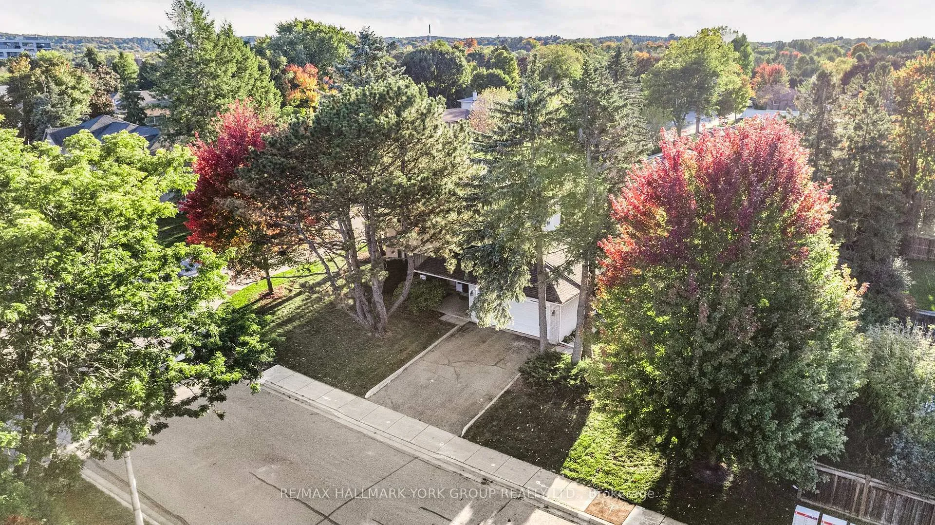 Photo 44 of 2 Navan Crescent, Aurora, Aurora Heights — HOMEH