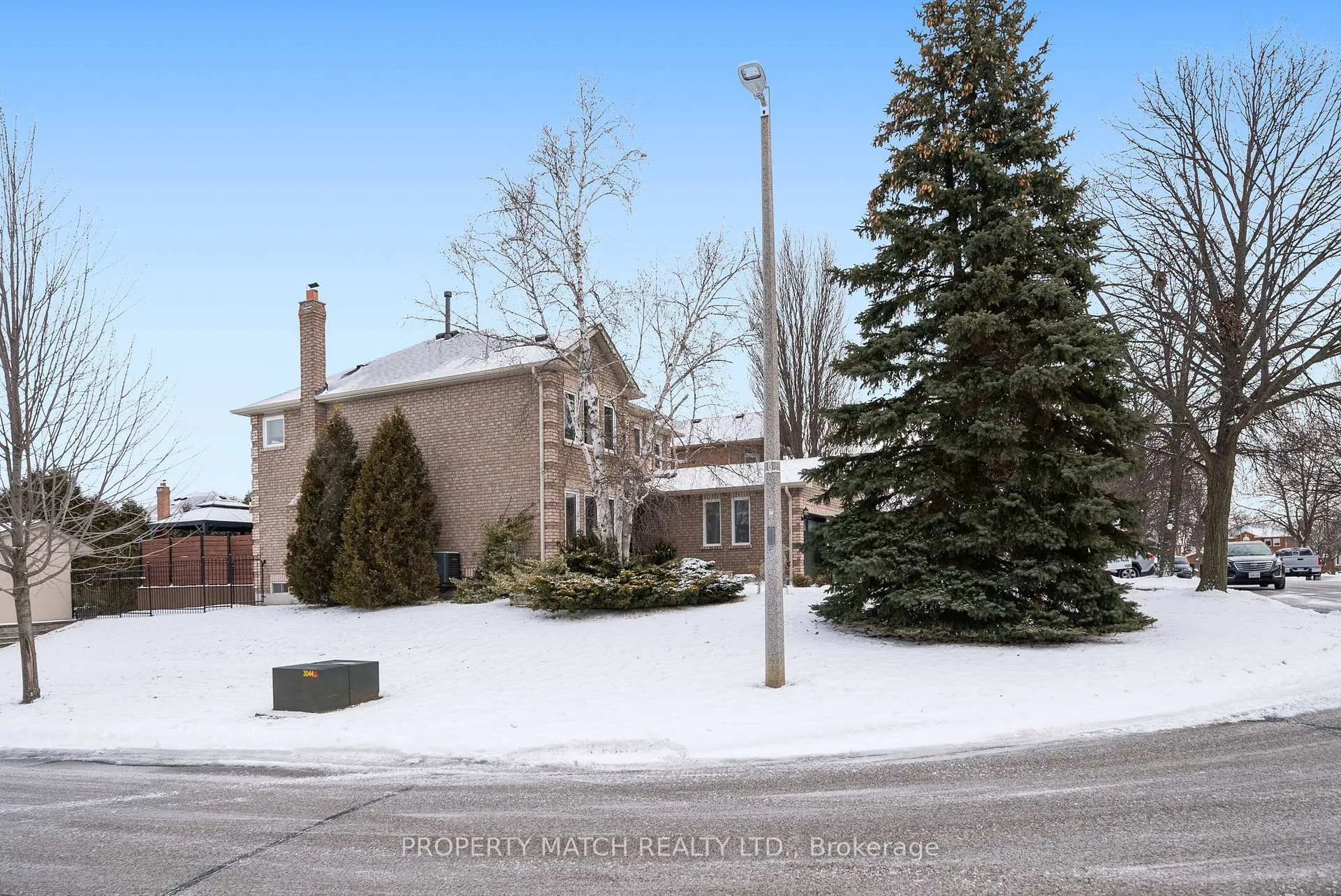 Photo 2 of 30 Glencedar Crescent, Whitby, Pringle Creek — HOMEH