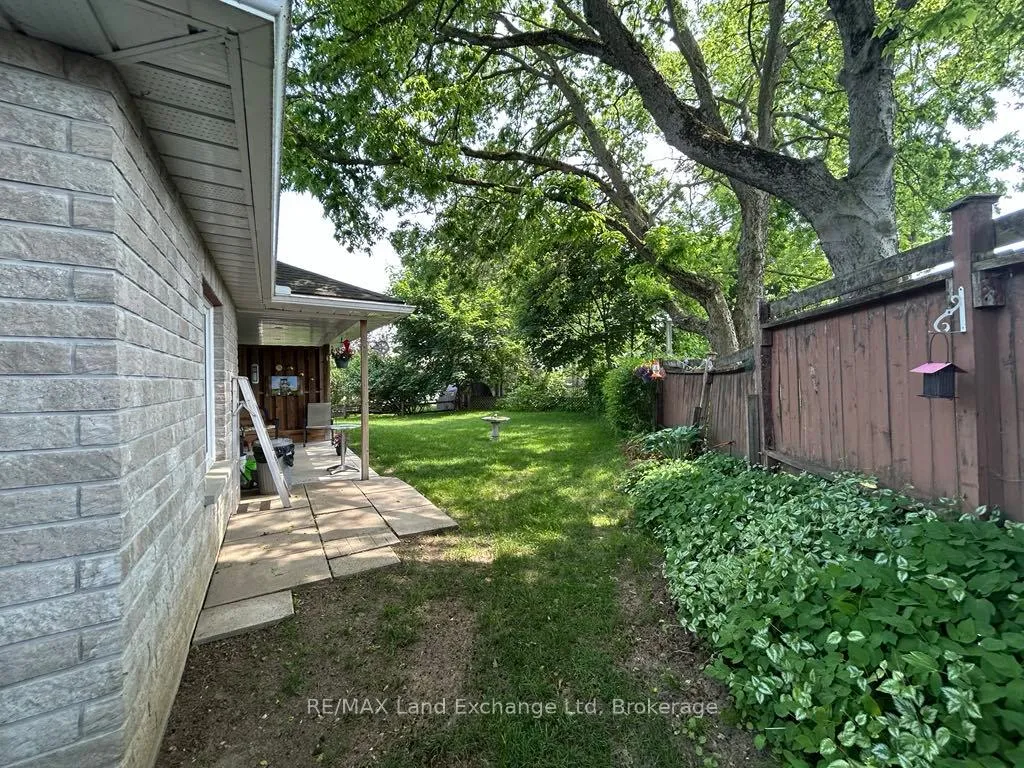 Photo 4 of 34 Victoria Street W, North Huron, Wingham — HOMEH