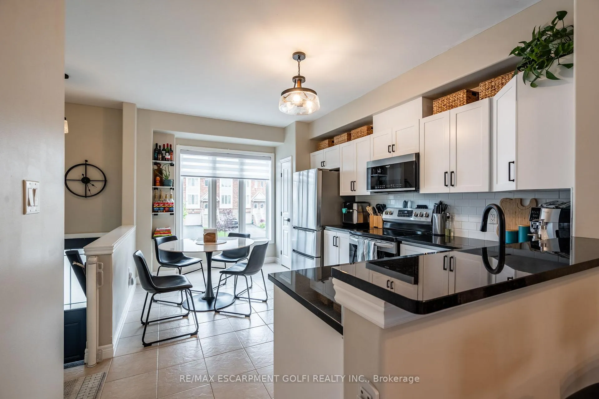 Photo 5 of 16 Hemlock Way, Grimsby, Grimsby West — HOMEH