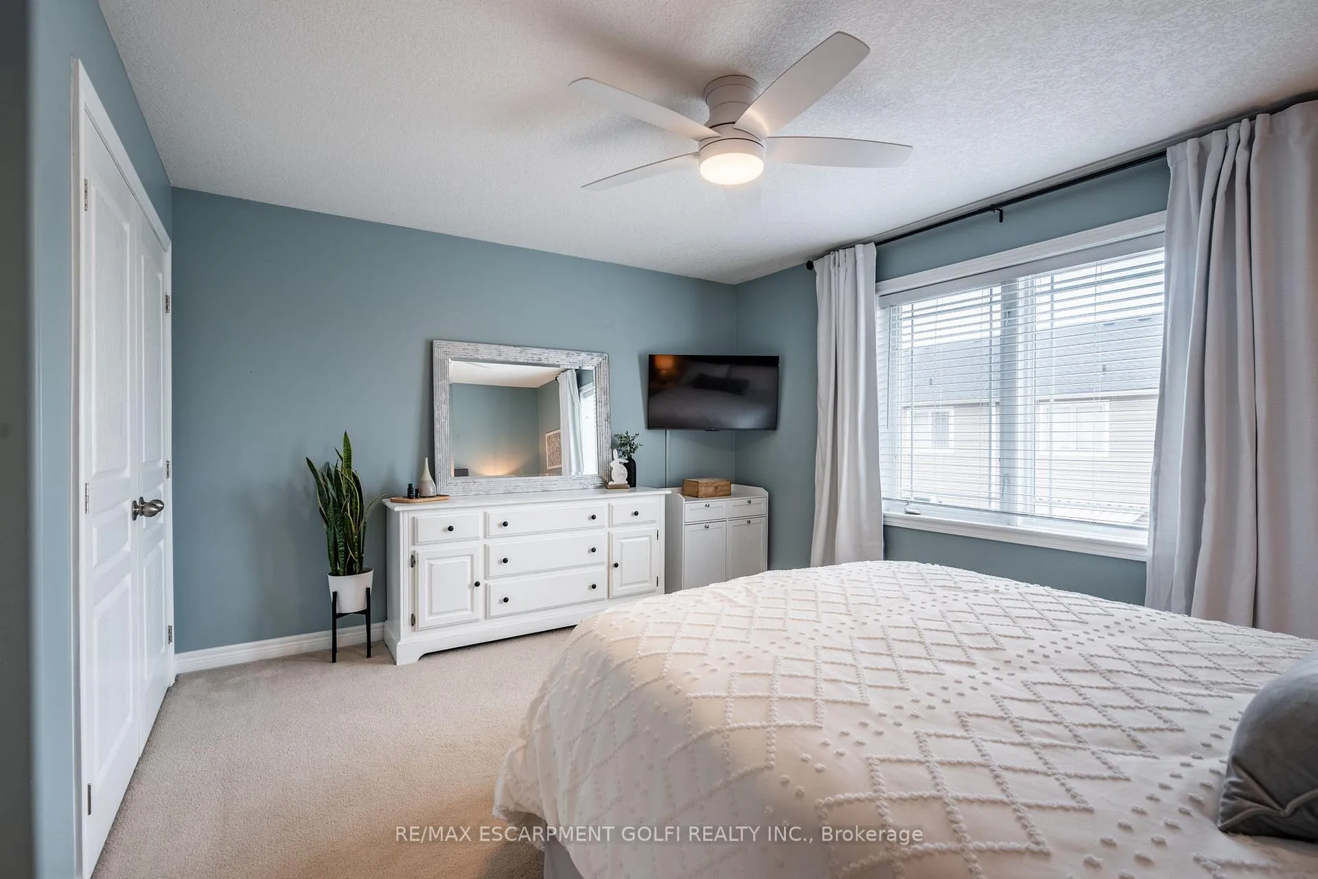 Photo 18 of 16 Hemlock Way, Grimsby, Grimsby West — HOMEH