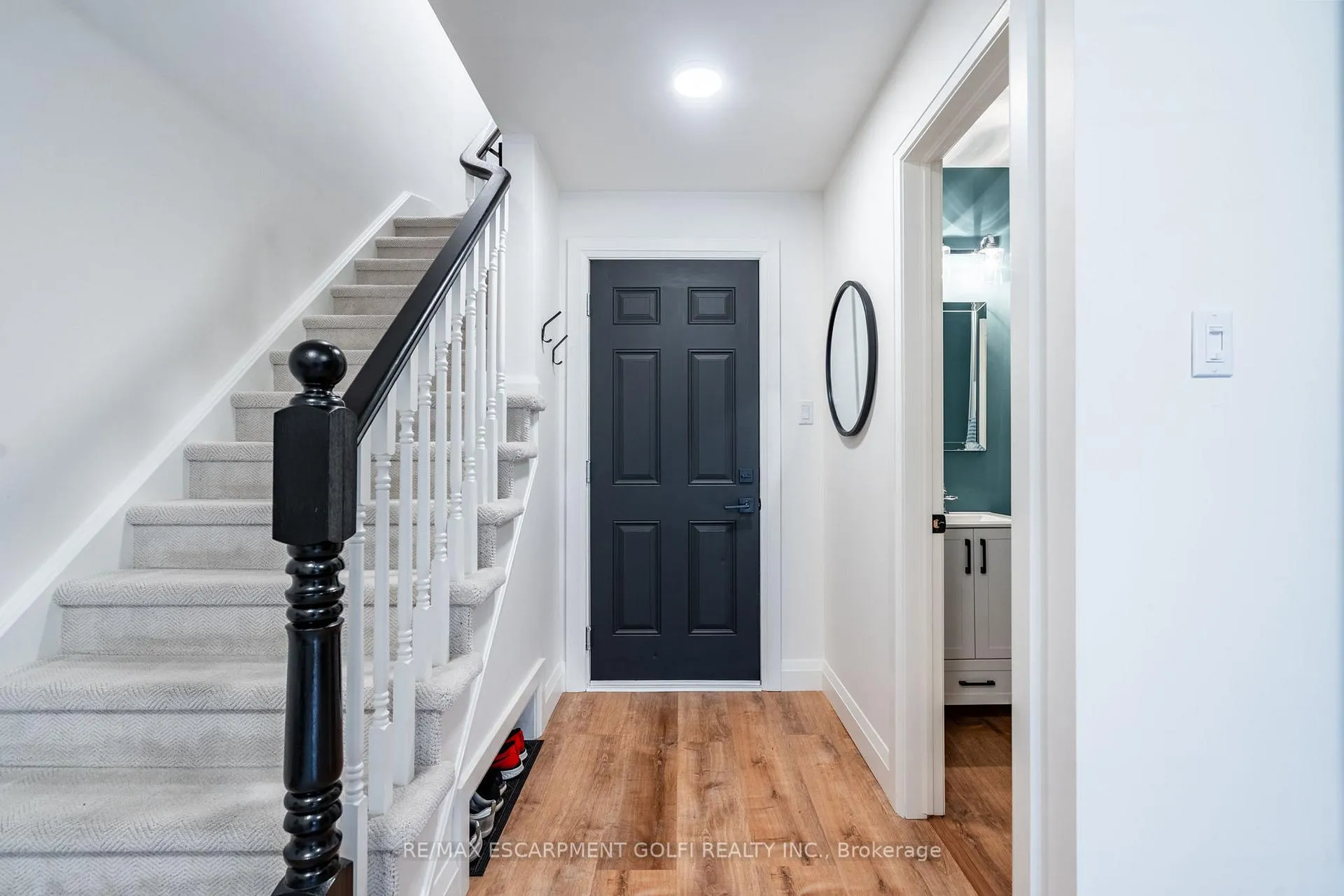 Photo 23 of 16 Hemlock Way, Grimsby, Grimsby West — HOMEH