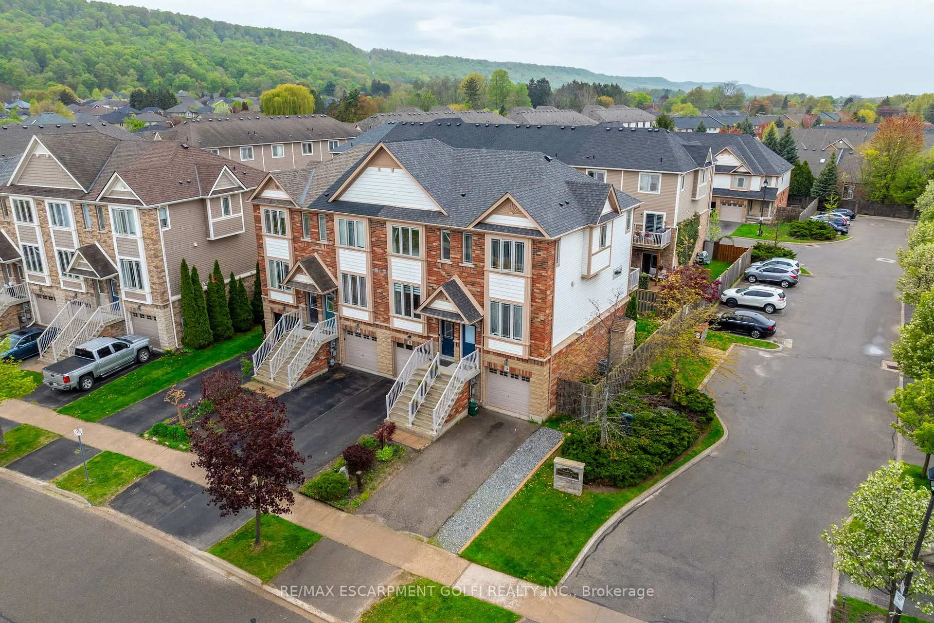 Photo 32 of 16 Hemlock Way, Grimsby, Grimsby West — HOMEH