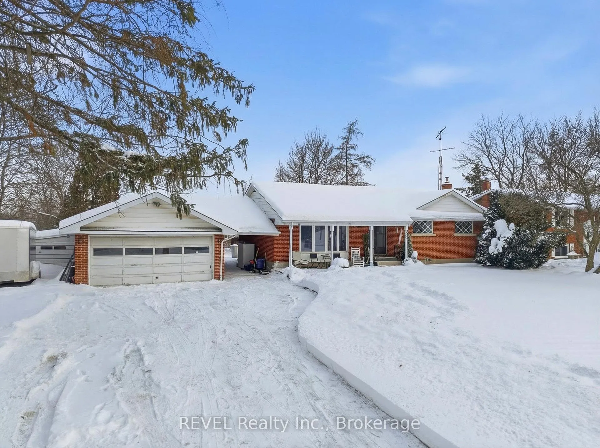 Photo 4 of 2474 Decew Road, Thorold, Cataract Road — HOMEH