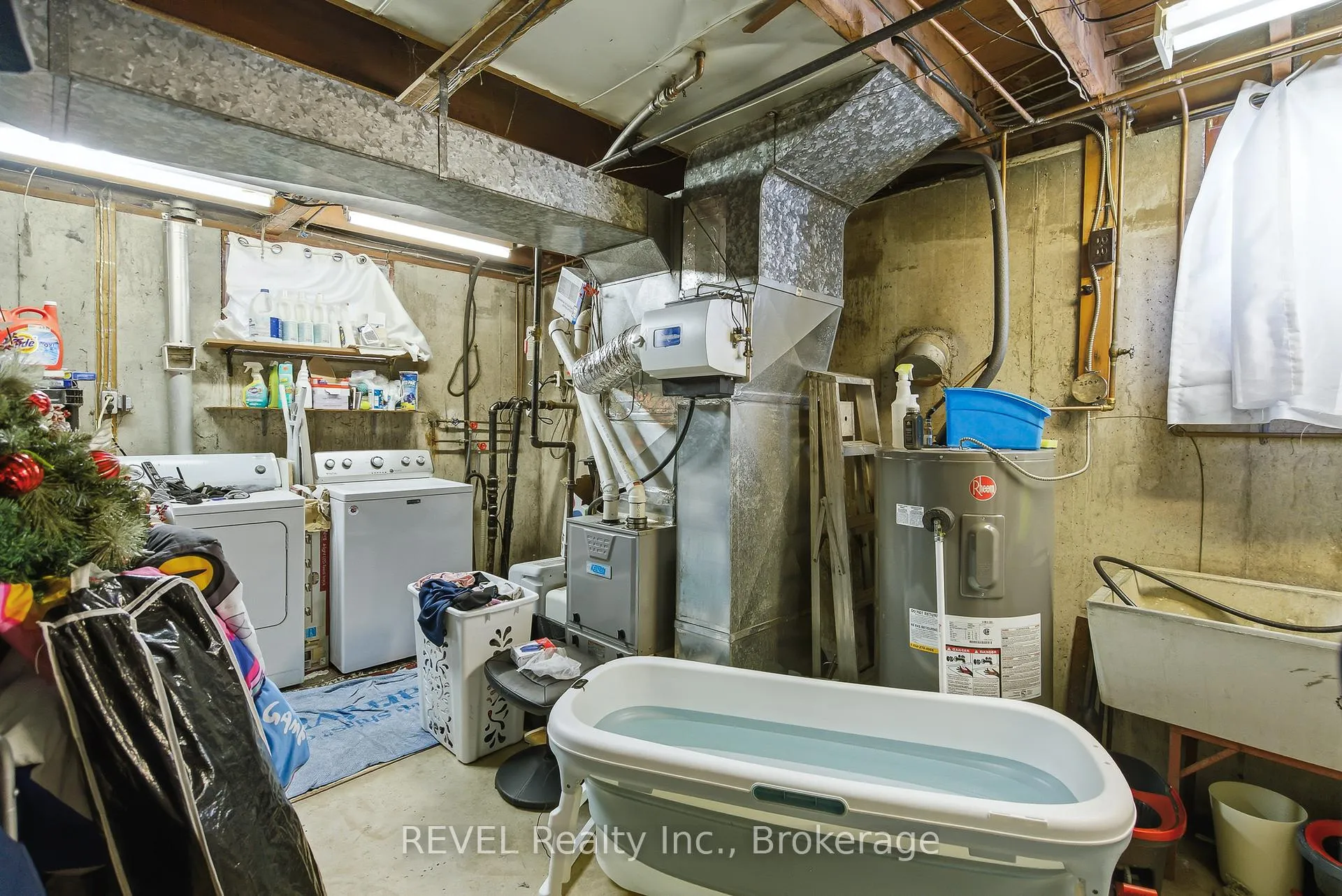 Photo 32 of 2474 Decew Road, Thorold, Cataract Road — HOMEH