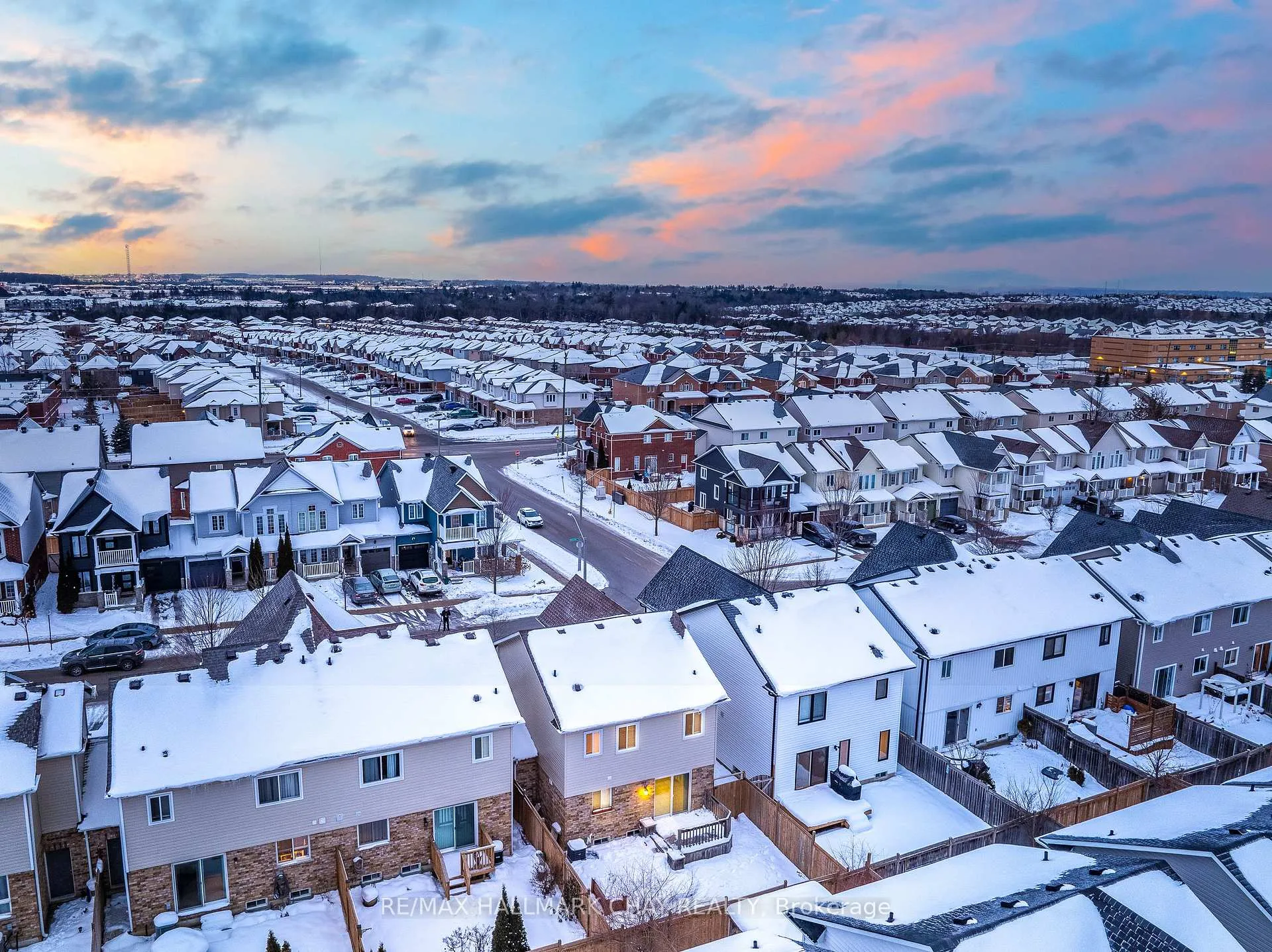Photo 2 of 45 Succession Crescent, Barrie, Innis-Shore — HOMEH