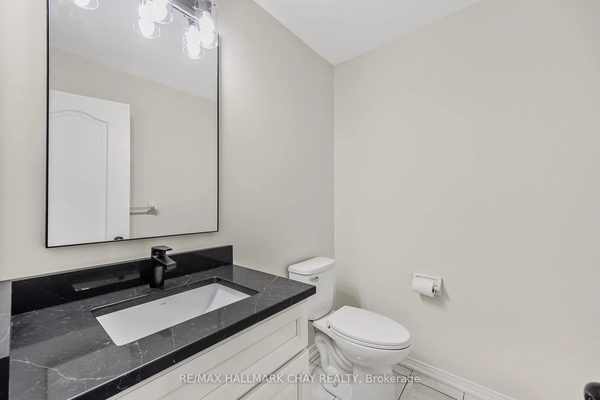 Photo 10 of 45 Succession Crescent, Barrie, Innis-Shore — HOMEH