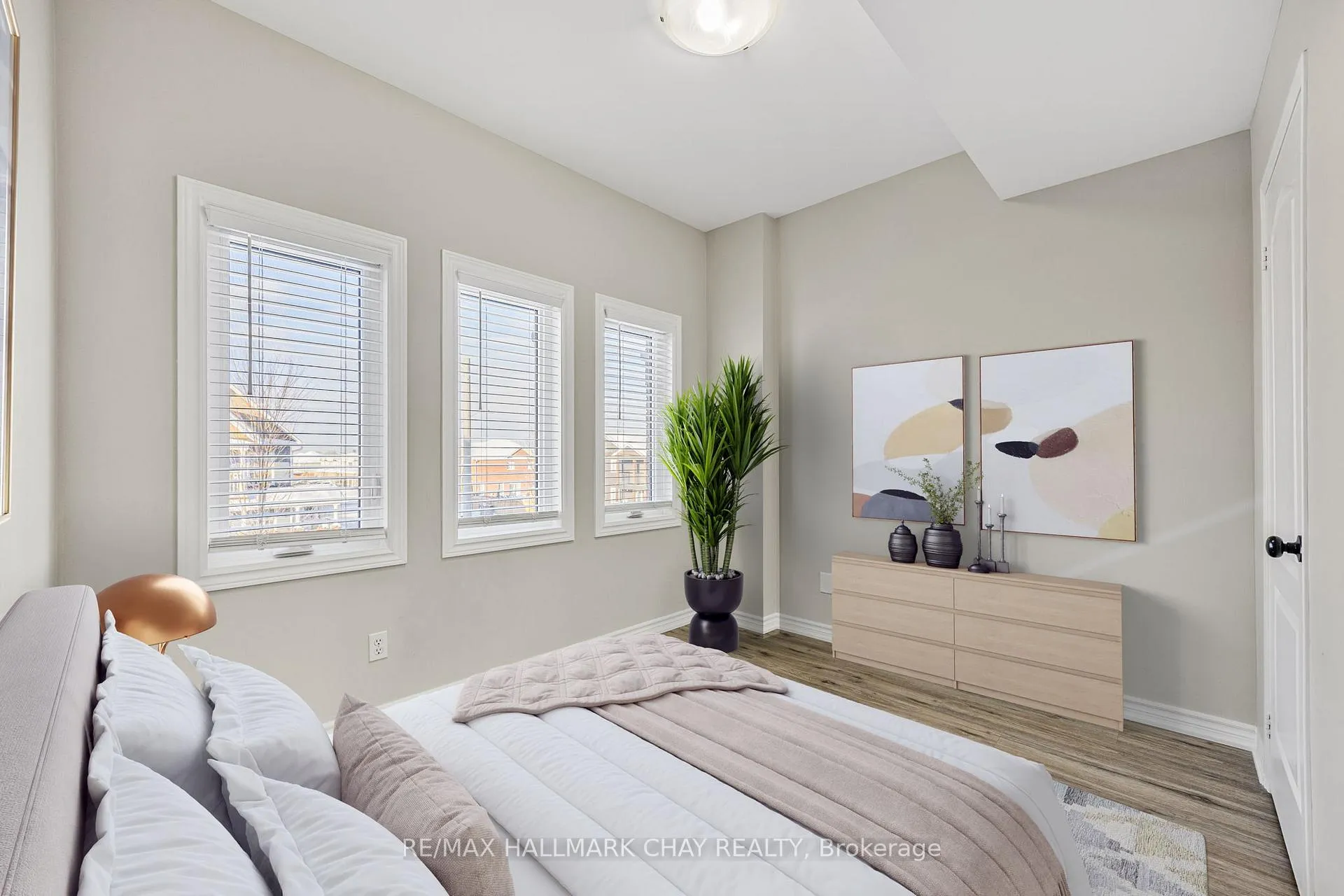 Photo 16 of 45 Succession Crescent, Barrie, Innis-Shore — HOMEH