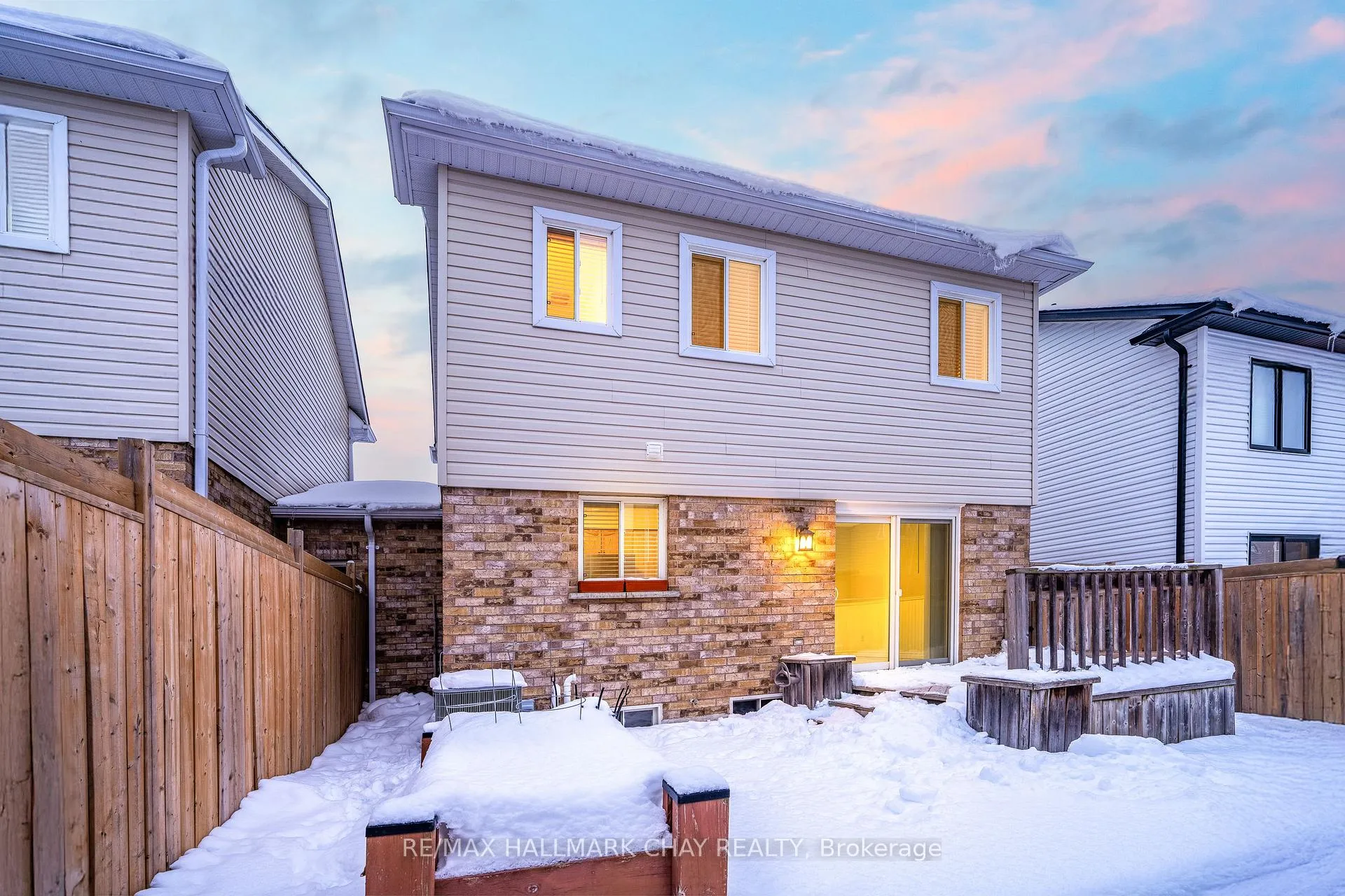Photo 19 of 45 Succession Crescent, Barrie, Innis-Shore — HOMEH