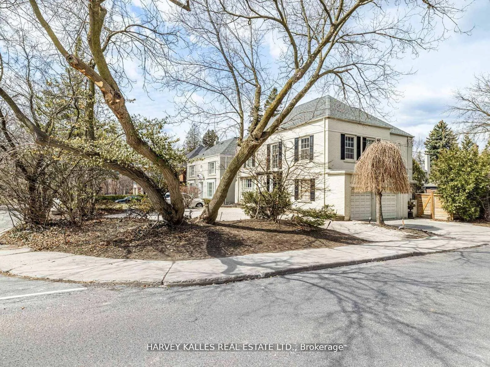 Photo 7 of 2 Silverwood Avenue, Toronto, Forest Hill South — HOMEH