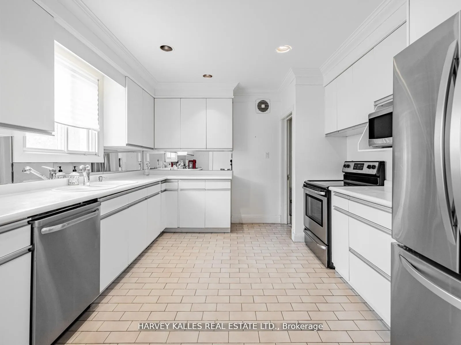 Photo 20 of 2 Silverwood Avenue, Toronto, Forest Hill South — HOMEH