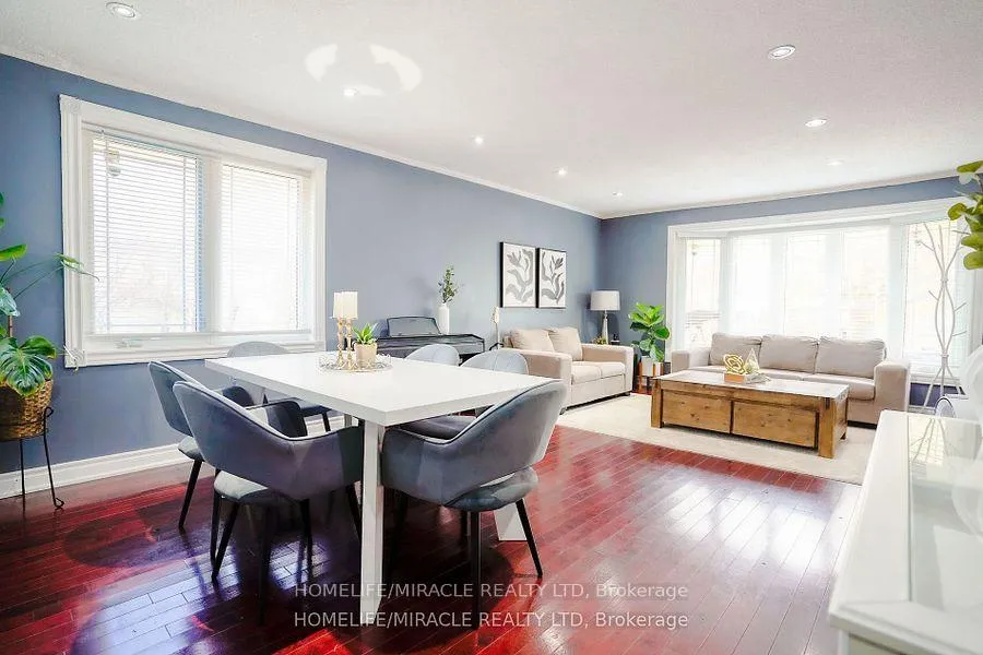 Photo 4 of 82 Sedgemount Drive, Scarborough, Woburn — HOMEH