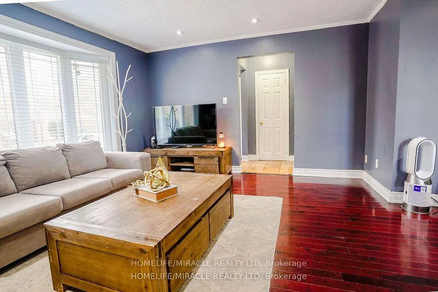Photo 9 of 82 Sedgemount Drive, Scarborough, Woburn — HOMEH