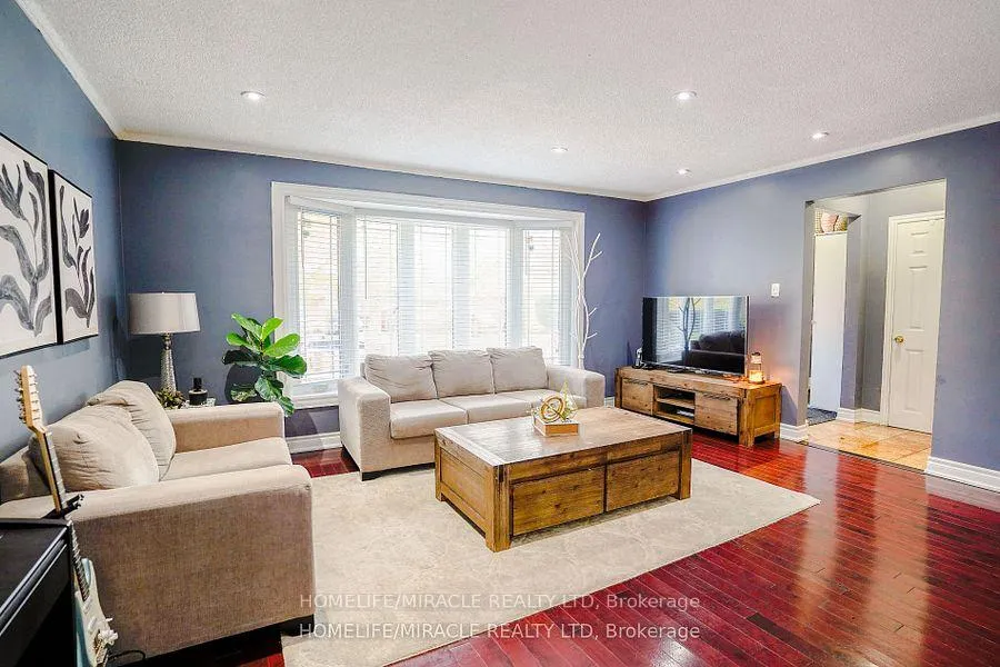 Photo 11 of 82 Sedgemount Drive, Scarborough, Woburn — HOMEH