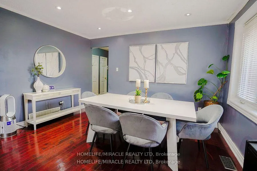 Photo 13 of 82 Sedgemount Drive, Scarborough, Woburn — HOMEH